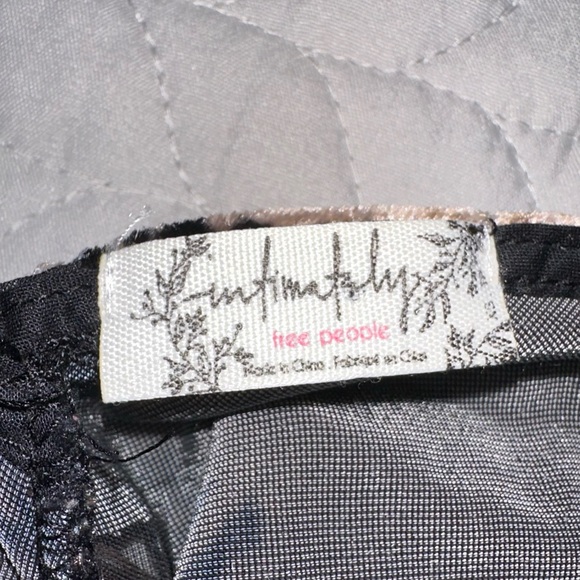 ⭐️ Intimately Free People sheer & velour black floral nightie nightgown sz XS - Picture 5 of 7